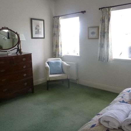 The Gin Gan Bed & Breakfast เฮกแซม ภายนอก รูปภาพ
