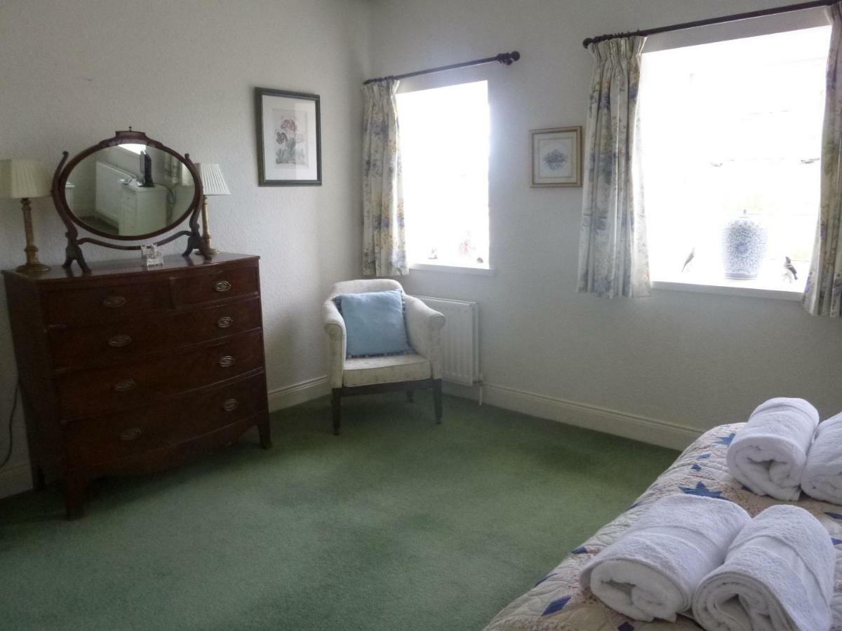 The Gin Gan Bed & Breakfast เฮกแซม ภายนอก รูปภาพ